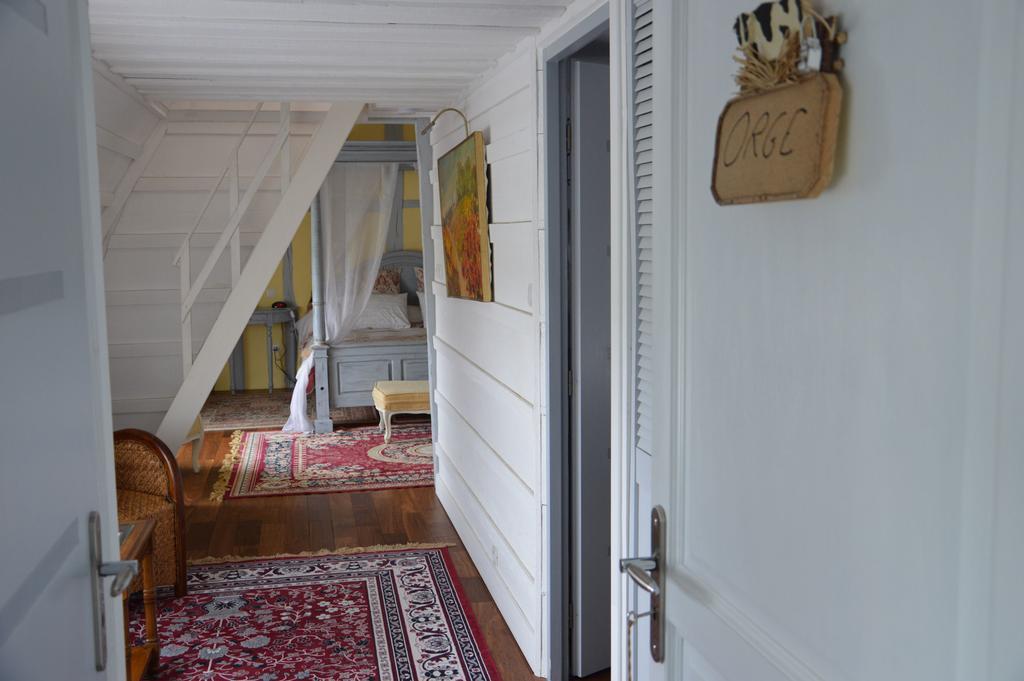 La Grange Des Marettes Bed & Breakfast Cléres Exterior photo